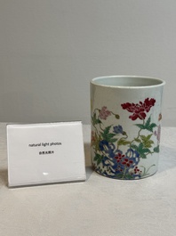 A Chinese famille rose 'butterflies and flowers' brush pot, 19th C.