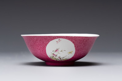 A Chinese coral-red-ground famille rose square bowl and a sgraffito-ruby-ground bowl, Qianlong and Tongzhi mark, 19/20th C.