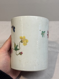 A Chinese famille rose 'butterflies and flowers' brush pot, 19th C.