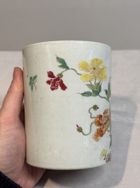 A Chinese famille rose 'butterflies and flowers' brush pot, 19th C.