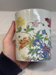 A Chinese famille rose 'butterflies and flowers' brush pot, 19th C.