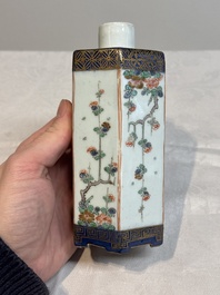A pair of Chinese famille verte hexagonal tea caddies and covers with floral design, Kangxi