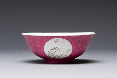 A Chinese coral-red-ground famille rose square bowl and a sgraffito-ruby-ground bowl, Qianlong and Tongzhi mark, 19/20th C.