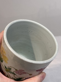 A Chinese famille rose 'butterflies and flowers' brush pot, 19th C.