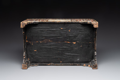 A rare and fine Ottoman mother-of-pearl and tortoiseshell-inlaid casket, 18/19th C.