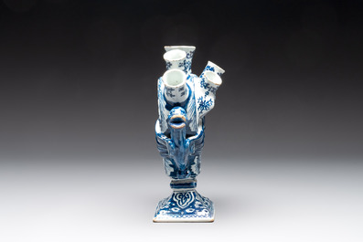 A blue and white Dutch Delft heart-shaped tulip vase, early 18th C.
