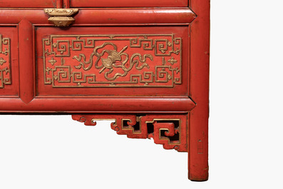 A large and fine Chinese gilt-red-lacquered cabinet with figures and antiquities, 19th C.