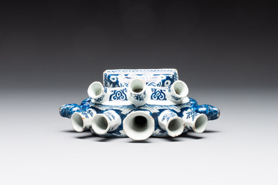 A pair of blue and white Dutch Delft heart-shaped tulip vases, early 18th C.