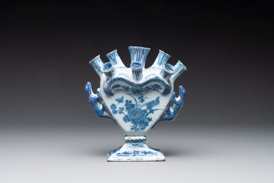 A blue and white Dutch Delft heart-shaped tulip vase, late 17th C.
