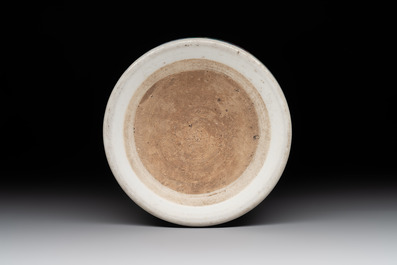 A Chinese famille rose 'butterflies and flowers' brush pot, 19th C.