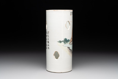 A Chinese qianjiang cai 'immortal and poem' hat stand, 19/20th C.