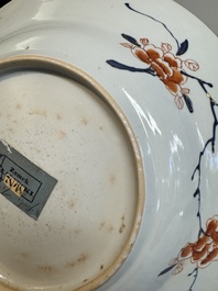 A pair of Chinese verte-Imari 'The Yang family female generals 楊門女將' dishes, Kangxi