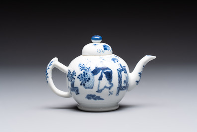 Four Chinese blue and white wares for the Vietnamese market, chơi ngọc 玩玉 and Jiaqing mark, 19th C.