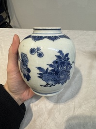 A Chinese blue and white 'dragon' plate and a 'floral' jarlet, Yongzheng mark, 17/18th C.