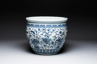 A large Chinese blue and white 'He Lu Tong Chun 鶴鹿同春' fish bowl, 19th C.