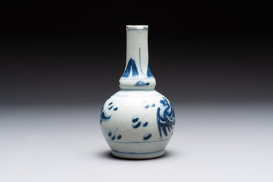Four Chinese blue and white wares for the Vietnamese market, chơi ngọc 玩玉 and Jiaqing mark, 19th C.