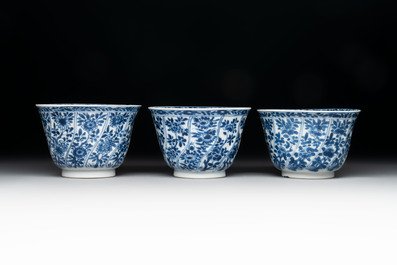 18 Chinese blue and white cups and 16 saucers with floral design, jade mark, Kangxi
