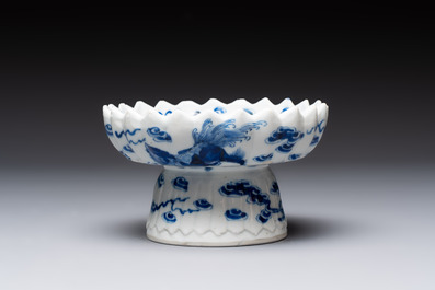 A Chinese Thai market 'Buddhist lions' vessel and an offering tazza, 19th C.