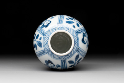 17 Chinese blue, white and Imari-style white wares, Kangxi/Yongzheng