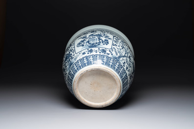 A large Chinese blue and white 'He Lu Tong Chun 鶴鹿同春' fish bowl, 19th C.