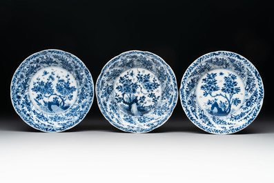 18 Chinese blue and white cups and 16 saucers with floral design, jade mark, Kangxi