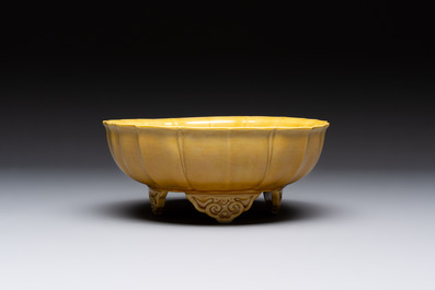 A pair of Chinese yellow-glazed jardini&egrave;res, Yongzheng mark, 20th C.