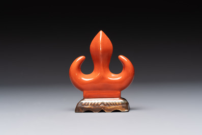 Six Chinese porcelain and glass brush rests, 19/20th C.