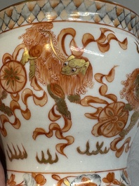 A Chinese Thai market 'Buddhist lions' vessel and an offering tazza, 19th C.