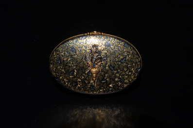 A fine Thai gilt silver box and cover, 20th C.