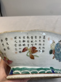 A pair of Chinese famille rose ''Wu Shuang Pu' tazzas, 19th C.