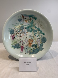 A Chinese famille rose dish with figural design, Qianlong mark, 19/20th C.