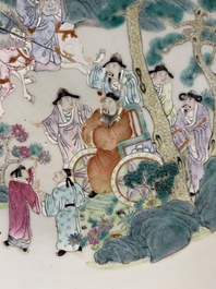 A Chinese famille rose dish with figural design, Qianlong mark, 19/20th C.
