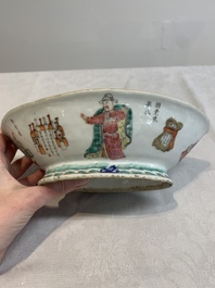 A pair of Chinese famille rose ''Wu Shuang Pu' tazzas, 19th C.