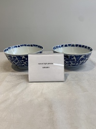 A pair of Chinese blue and white bowls with floral design, Kangxi
