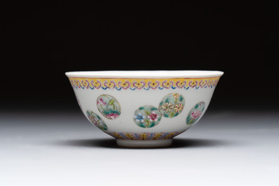 Four Chinese famille rose bowls and a blue and white bowl, Guangxu mark, 19/20th C.