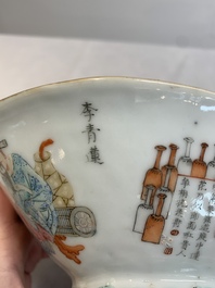 A pair of Chinese famille rose ''Wu Shuang Pu' tazzas, 19th C.