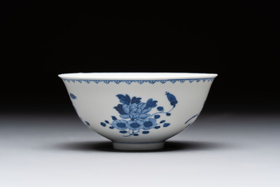 Four Chinese famille rose bowls and a blue and white bowl, Guangxu mark, 19/20th C.