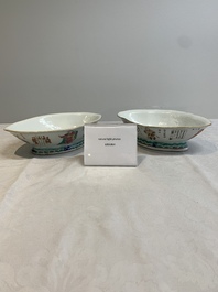 A pair of Chinese famille rose ''Wu Shuang Pu' tazzas, 19th C.
