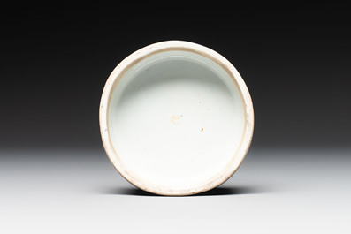 A Chinese gilt-decorated blue-ground jar and cover with floral design, Qianlong