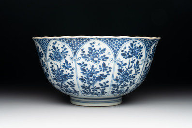A Chinese blue and white 'floral 'bowl and an 'aquatic animals' bowl, Kangxi