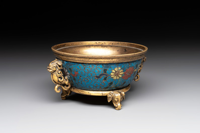 A fine and rare Chinese gilt cloisonn&eacute; tripod censer with floral design and 'luduan' handles, Jingtai mark, 17th C.