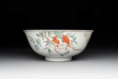 Three Chinese famille rose bowls with floral design, Qianlong, Guangxu and Jiangxi Ciye mark, 19/20th C.