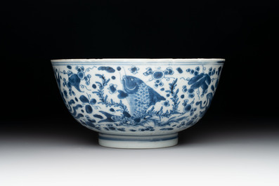 A Chinese blue and white 'floral 'bowl and an 'aquatic animals' bowl, Kangxi