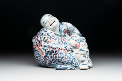 A Chinese blue, white and copper-red 'Liuhai on the three-legged toad' censer and cover, 19th C.