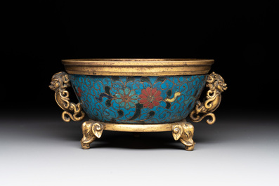 A fine and rare Chinese gilt cloisonn&eacute; tripod censer with floral design and 'luduan' handles, Jingtai mark, 17th C.