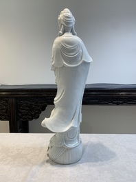 A large Chinese Dehua blanc de Chine figure of Guanyin, 19/20th C.