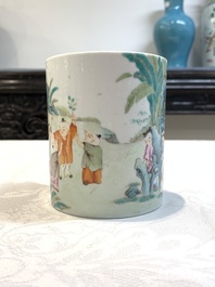 A Chinese famille rose 'shou' plate and a '100 boys' brush pot, Guangxu mark, 20th C.