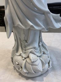 A large Chinese Dehua blanc de Chine figure of Guanyin, 19/20th C.
