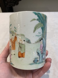 A Chinese famille rose 'shou' plate and a '100 boys' brush pot, Guangxu mark, 20th C.