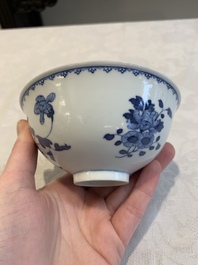 Four Chinese famille rose bowls and a blue and white bowl, Guangxu mark, 19/20th C.